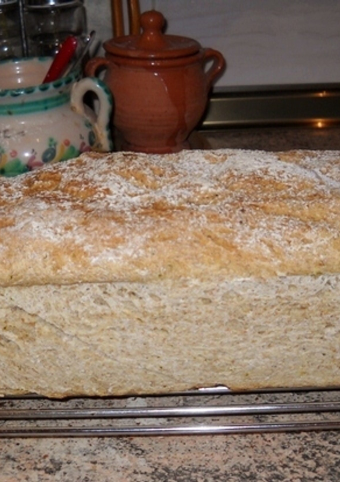 Una foto de Pan de molde con calabacín, especias y semillas