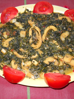 Una foto de Cazuela de calamares y verduras