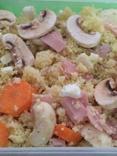 Una foto de Ensalada de couscous con champiñones