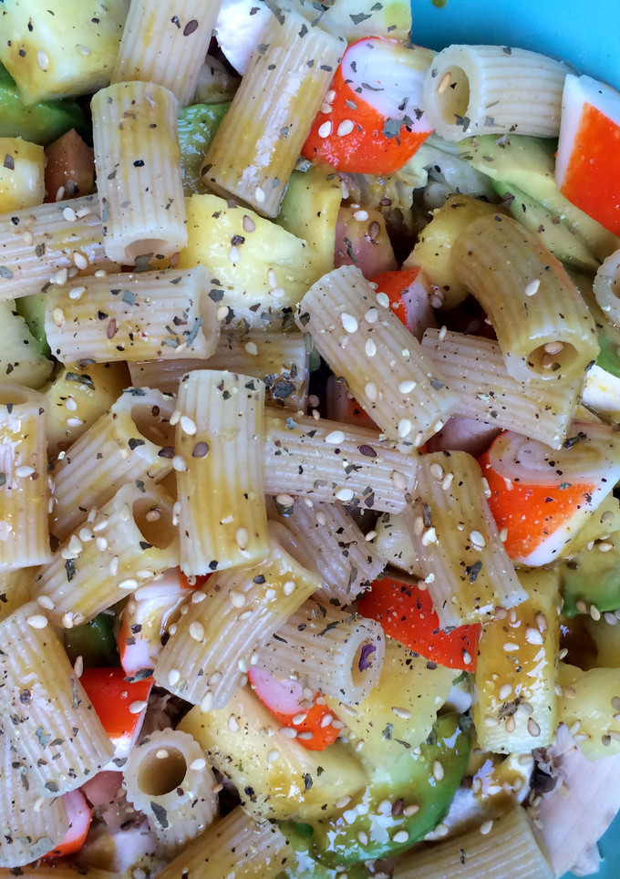 Una foto de Ensalada de pasta con piña