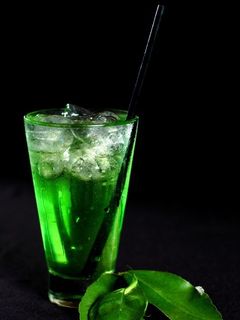 Una foto de Martini de té verde