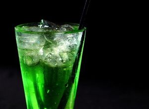 Una foto de Martini de té verde