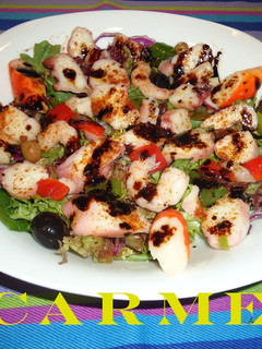 Foto principal de Ensalada de lechugas con salpicón de mariscos