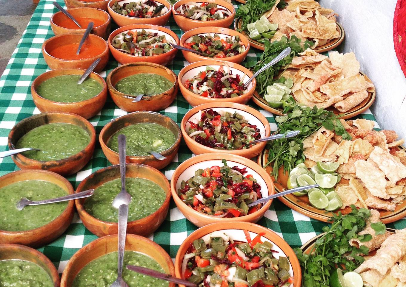 Ensalada de nopales con jamaica
