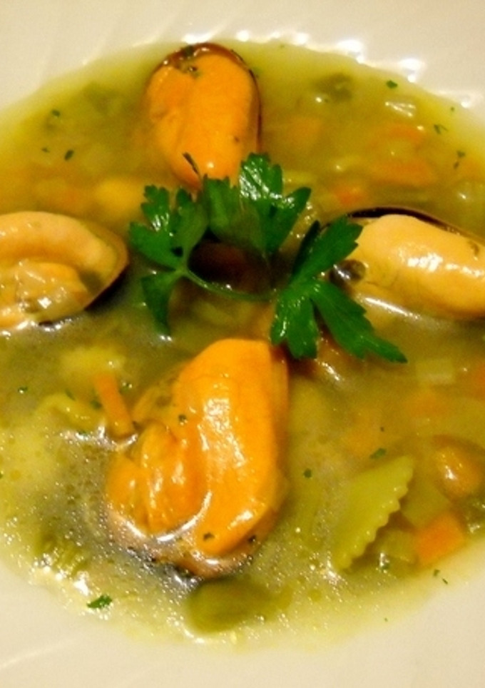 Una foto de Sopa de mejillones con verdura