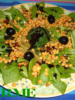Una foto de Ensalada de espinacas y lentejas