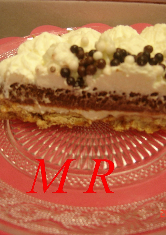 Una foto de Tarta cuatro capas y mouse de chocolate