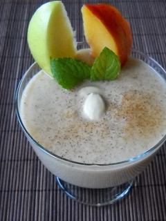 Una foto de Batido de fruta y almendras