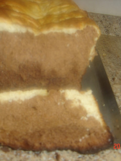 Una foto de Pan de tres chocolates