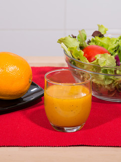 Una foto de Vinagreta de mango tropical