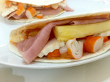 Sándwich en pan de fajita con pavo un poco picante 