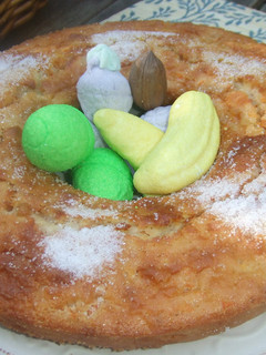 Una foto de Pastel de zanahoria y manzana con mashmallow (nubecitas)