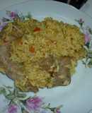 Arroz amarillo con menudos de pollo
