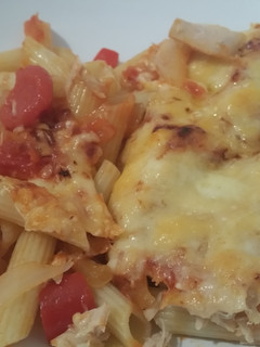 Una foto de Macarrones picantes con atún, receta dos por una