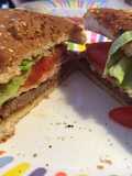 Sándwich de Chivito Uruguayo