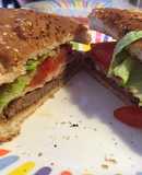 Sándwich de Chivito Uruguayo