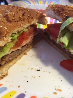 Una foto de Sándwich de Chivito Uruguayo