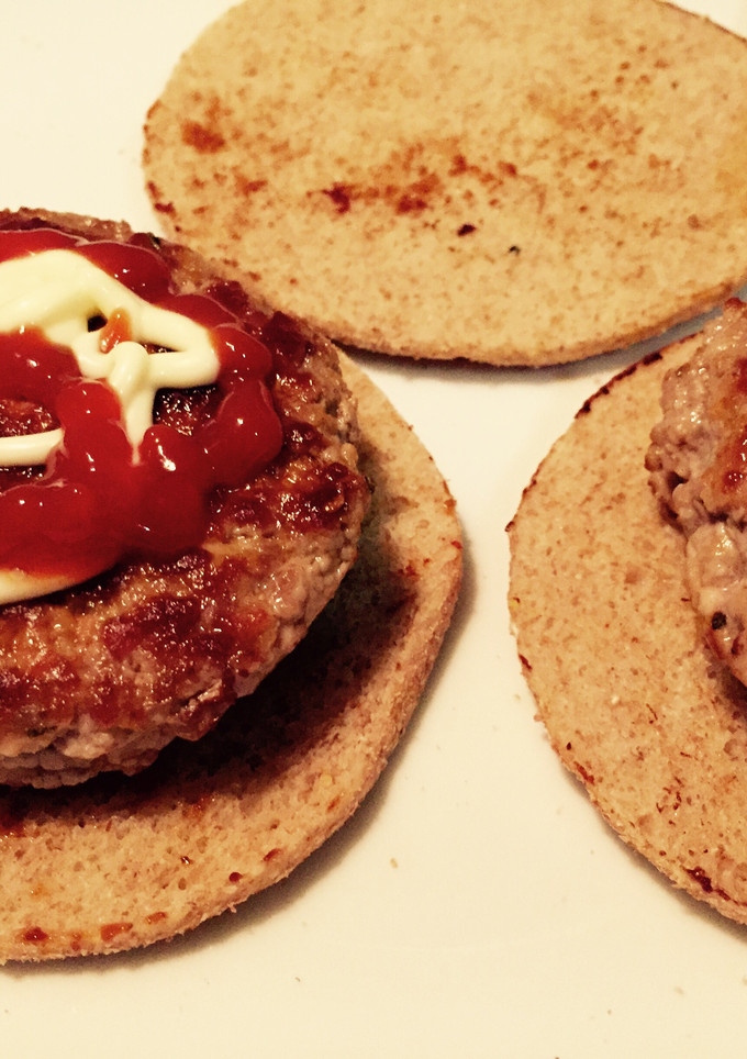 Una foto de Hamburguesa casera fácil y rápida 
