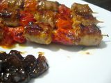 Brochetas de butifarra con mermelada de higos
