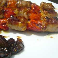 Una foto de Brochetas de butifarra con mermelada de higos