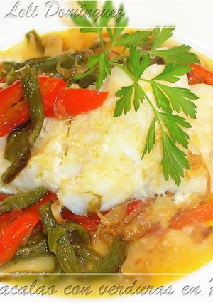 Una foto de Bacalao con verduras en papillote