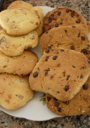 Una foto de Cookies en tres versiones