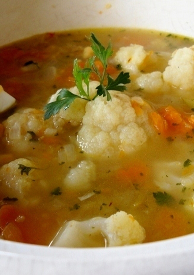 Una foto de Sopa de coliflor y calabaza