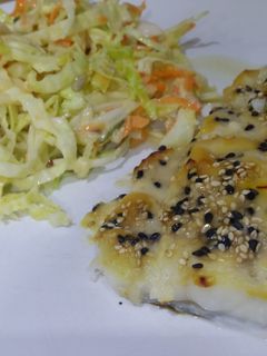 Una foto de Bacalao con miel, miso y hebras de azafrán