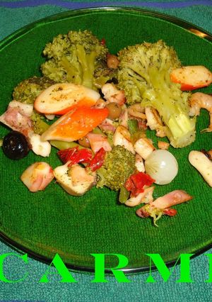 Una foto de Brócoli con salpicón de marisco