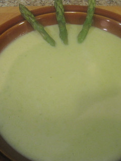 Una foto de Vichyssoise de esparragos