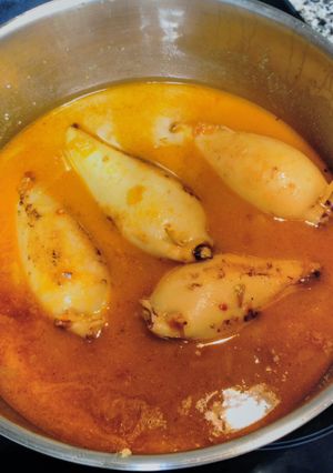 Una foto de Calamares rellenos con latas.