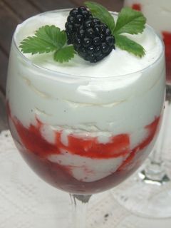 Una foto de Crema de fresas al Cointreau Reina Ana