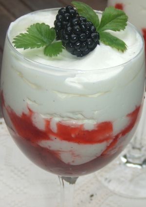 Una foto de Crema de fresas al Cointreau Reina Ana