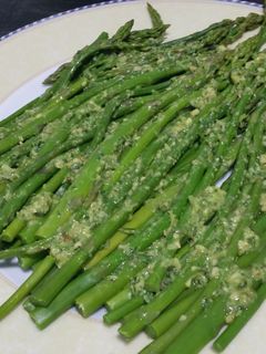 Una foto de Esparragos con pesto para dieta