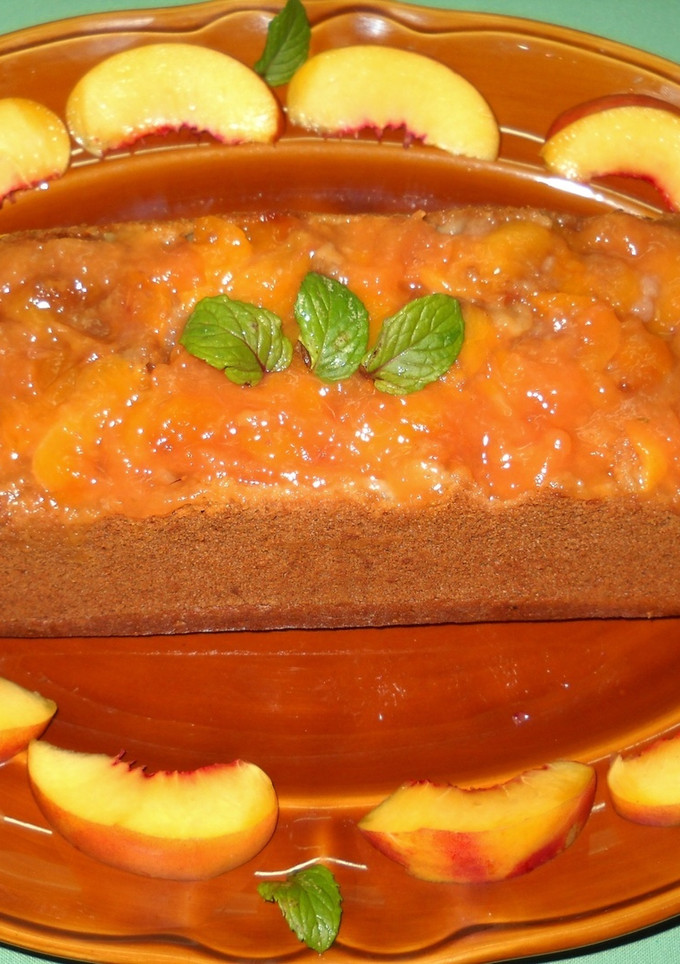 Una foto de Bizcocho de cocacola con base caramelizada de nectarina