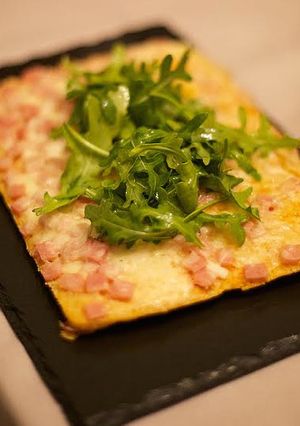 Una foto de Masa de pizzas con variedad de rellenos