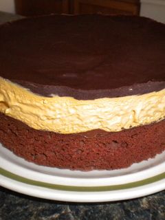 Una foto de Torta de chocolate y crema de dulce de leche