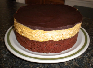 Una foto de Torta de chocolate y crema de dulce de leche