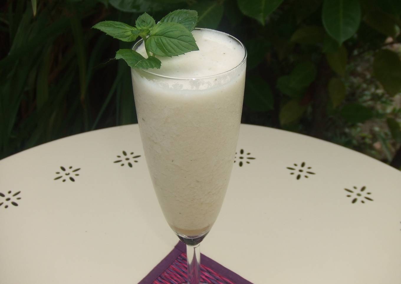 Cóctel de melón con vino rosado