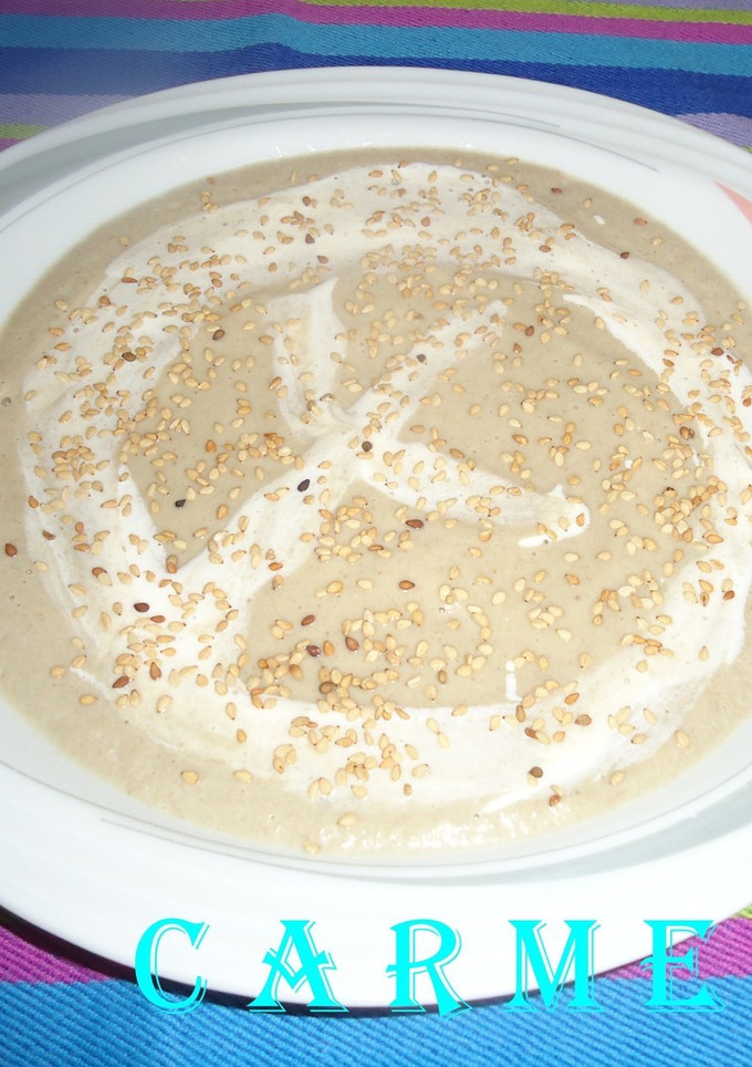 Una foto de Crema de calabacín y champiñones