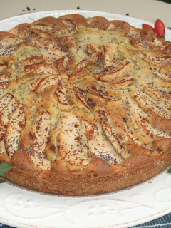 Una foto de Tarta de manzana con semillas de amapola y limoncello