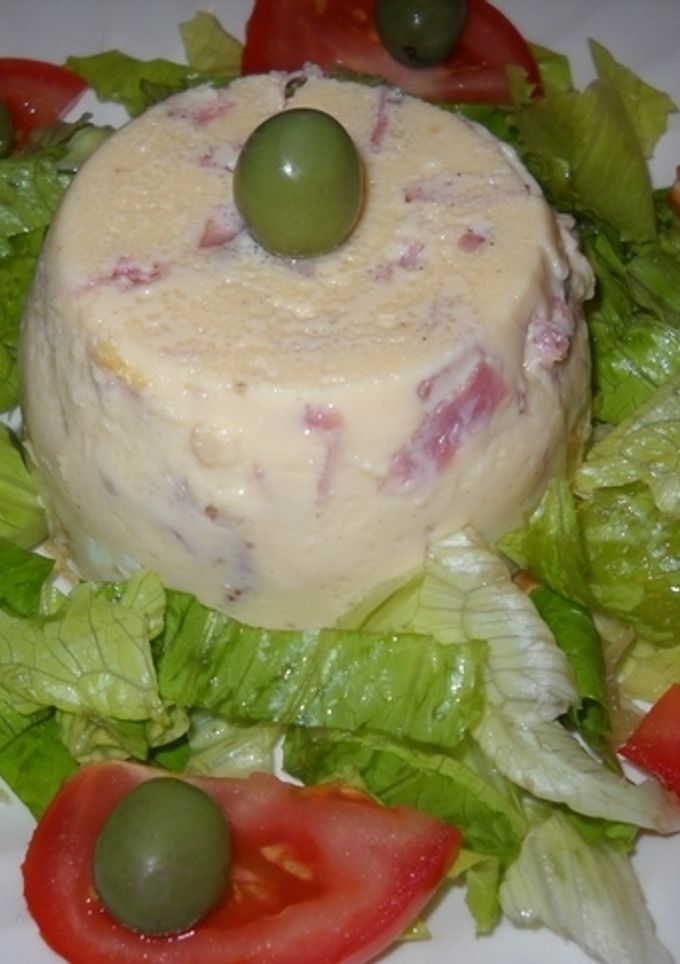 Una foto de Flan de jamón, maíz y manzana