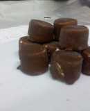 Trufas de coco cubiertas de chocolate
