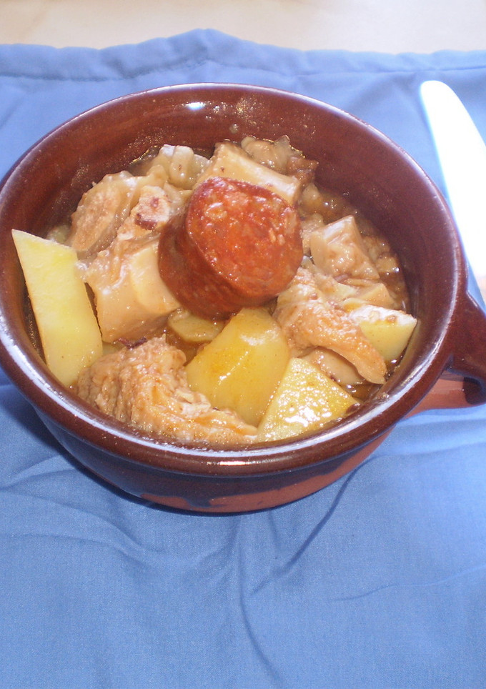 Una foto de Callos a la madrileña hechos en cazuela de barro