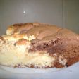 Torta de chocolate con corazón de coco y condensada
