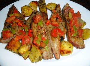 Foto principal de Matambre al horno con papas al orégano y ensalada chimichurri
