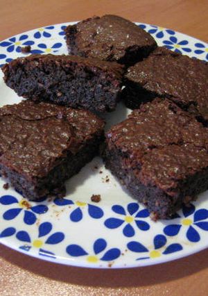 Una foto de Brownie con almendra