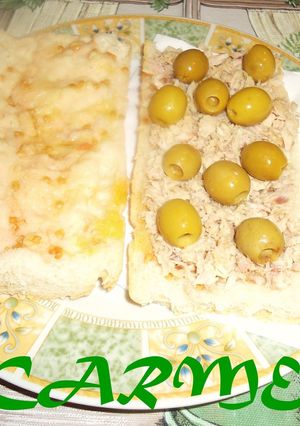 Una foto de Bocadillo de atún y aceitunas rellenas