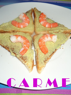 Una foto de Canapés de aguacate