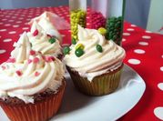 Una foto de muffins con margarina